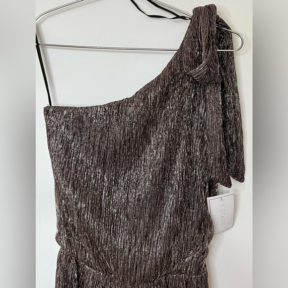 1.State NWT Metallic Copper Plisse Asymmetrical Neck Jumpsuit - Picture 3 of 5